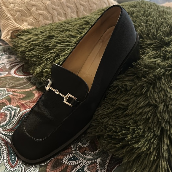GUCCI loafers size 10B Black, comfort to dress up or pair with jeans! - Picture 4 of 9